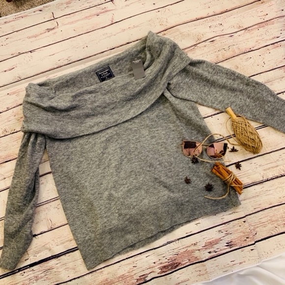 Abercrombie & Fitch Sweaters - NWT Abercrombie & Fitch Off Shoulder Sweater (XL)